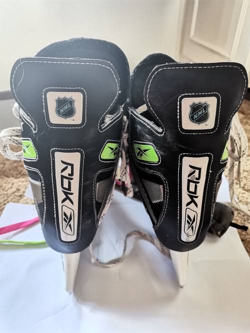 Ice skates Size 8 Reebok 1k Pro Skates